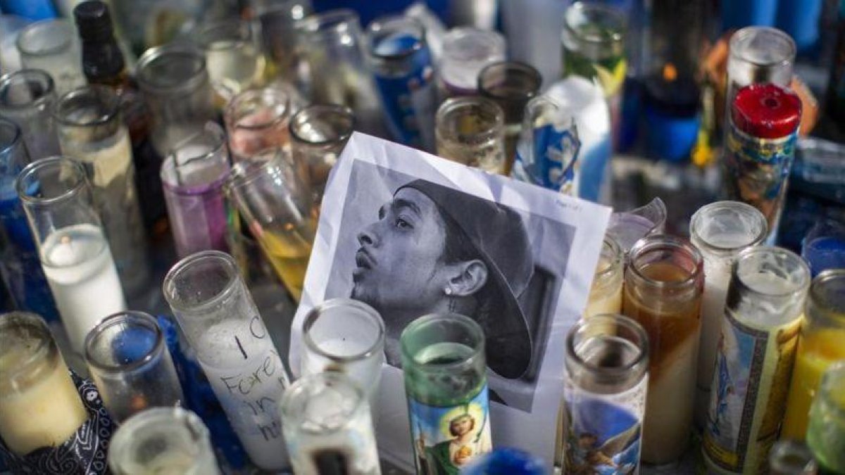 Homenaje al rapero Nipsey Hussle, asesinado a tiros.-DAVID MCNEW / GETTY IMAGES / AFP