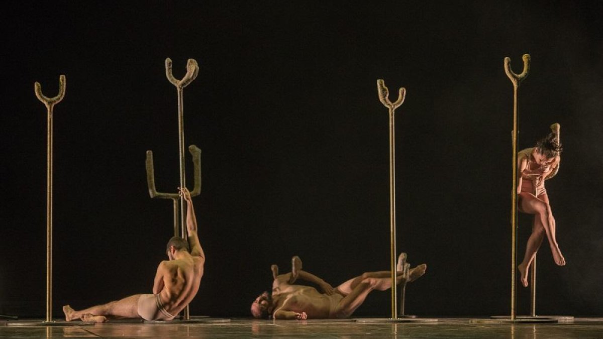 El espectáculo de danza ‘La miel es más dulce que la sangre’, de L’Explose  levantará el telón de la nueva temporada el próximo 17 de octubre-