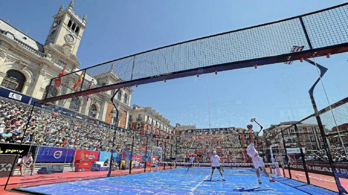 Aspecto de la pista y las gradas de la Plaza Mayor durante las finales.-El Mundo