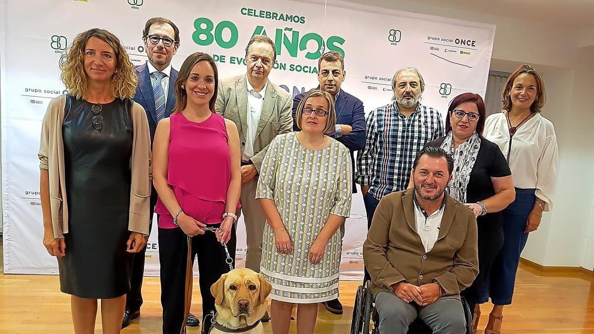 Foto de familia del jurado.-E. M.