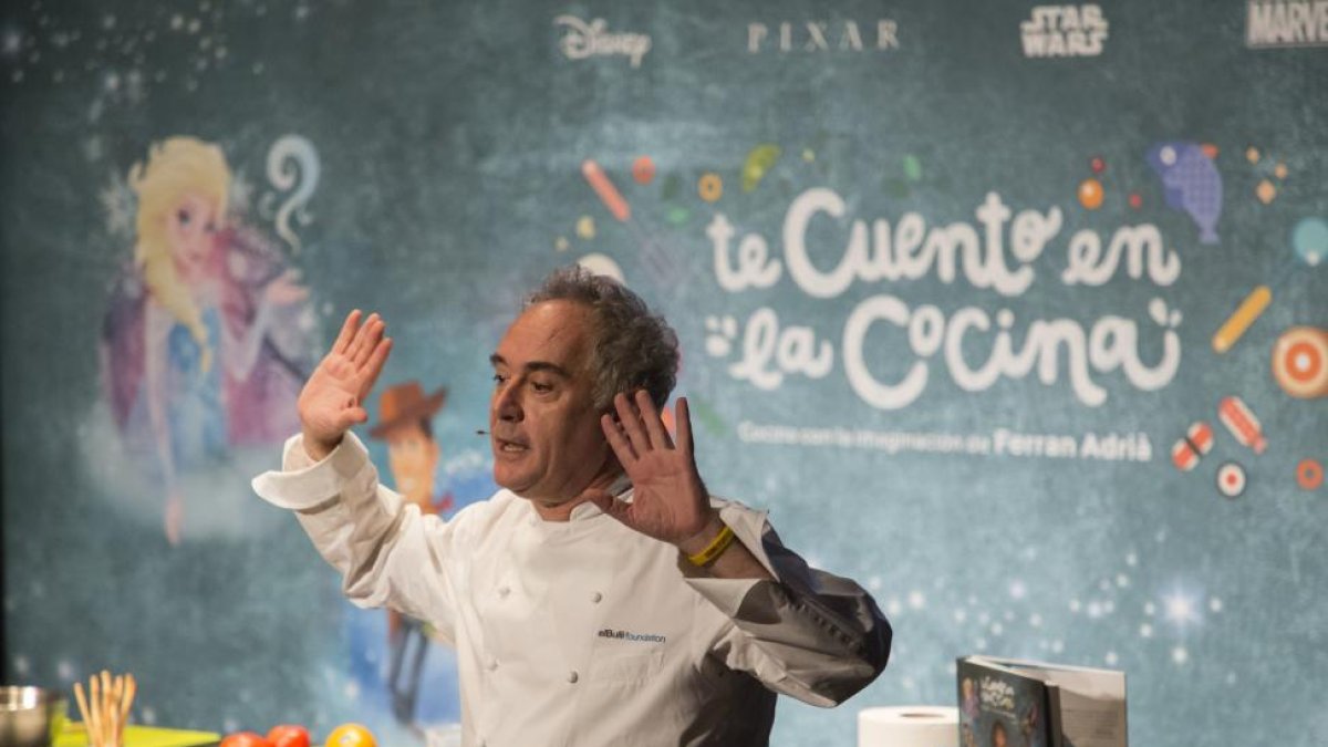 Ferrán Adrià, en un momento de su charla en el Lava.-Ical