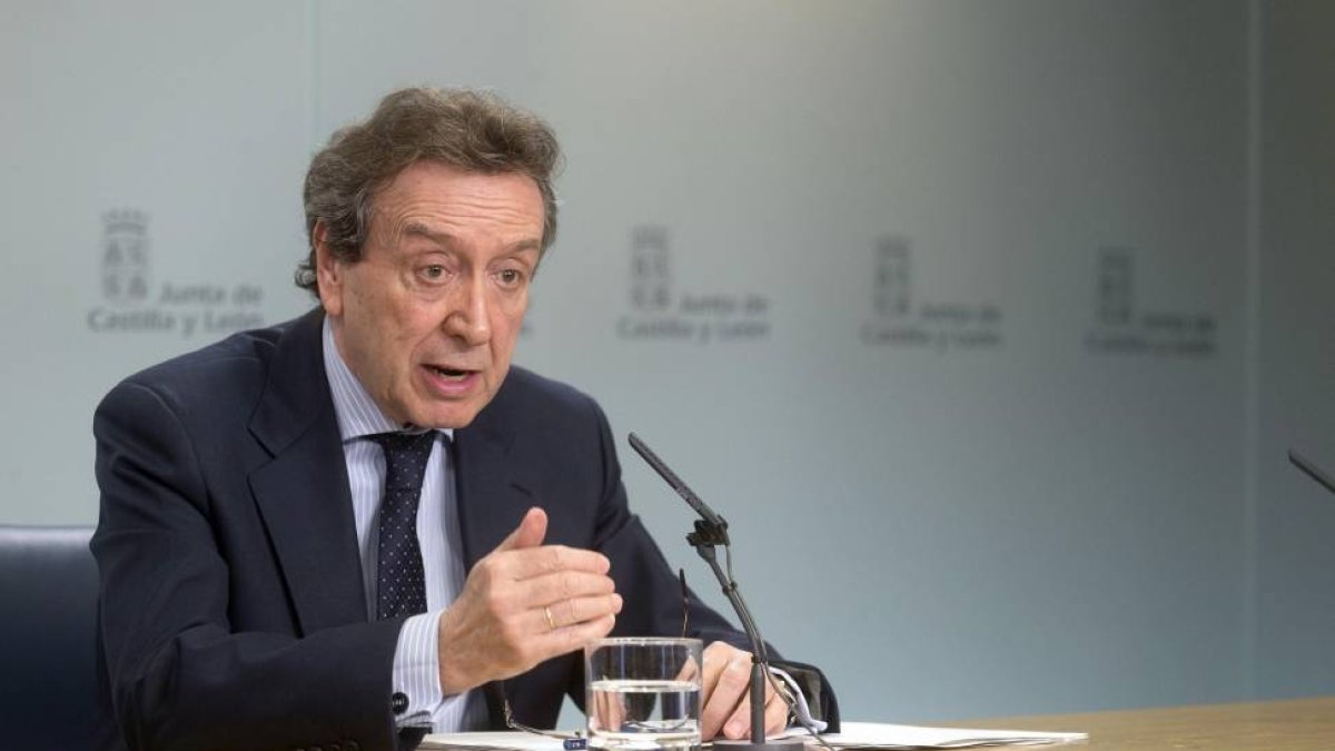 El consejero de la Presidencia y Portavoz de la Junta de Castilla y León, José Antonio de Santiago-Juárez, comparece en rueda de prensa posterior al Consejo de Gobierno-Ical