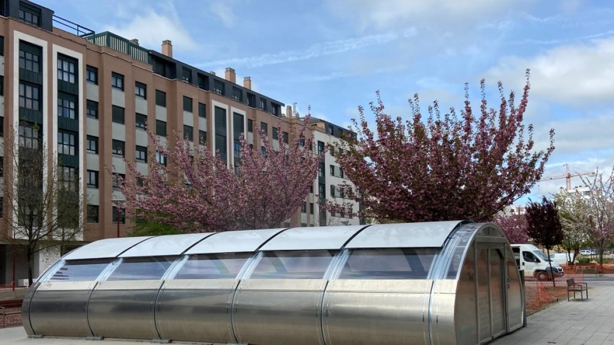 JUAN MIGUEL LOSTAU. 14/04/2023. VALLADOLID. COMUNIDAD DE CASTILLA Y LEÓN. APARCAMIENTOS CUBIERTOS Y VIGILADOS PARKIBICI. PLAZA JUAN PABLO II