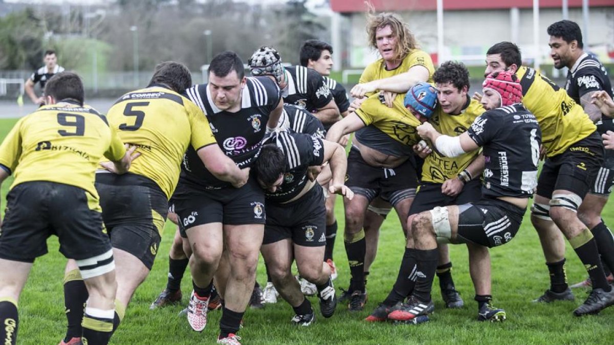 Un momento del duelo entre Getxo y SilverStorm ElSalvador jugado ayer en Fadura.-JESUS GUERRA