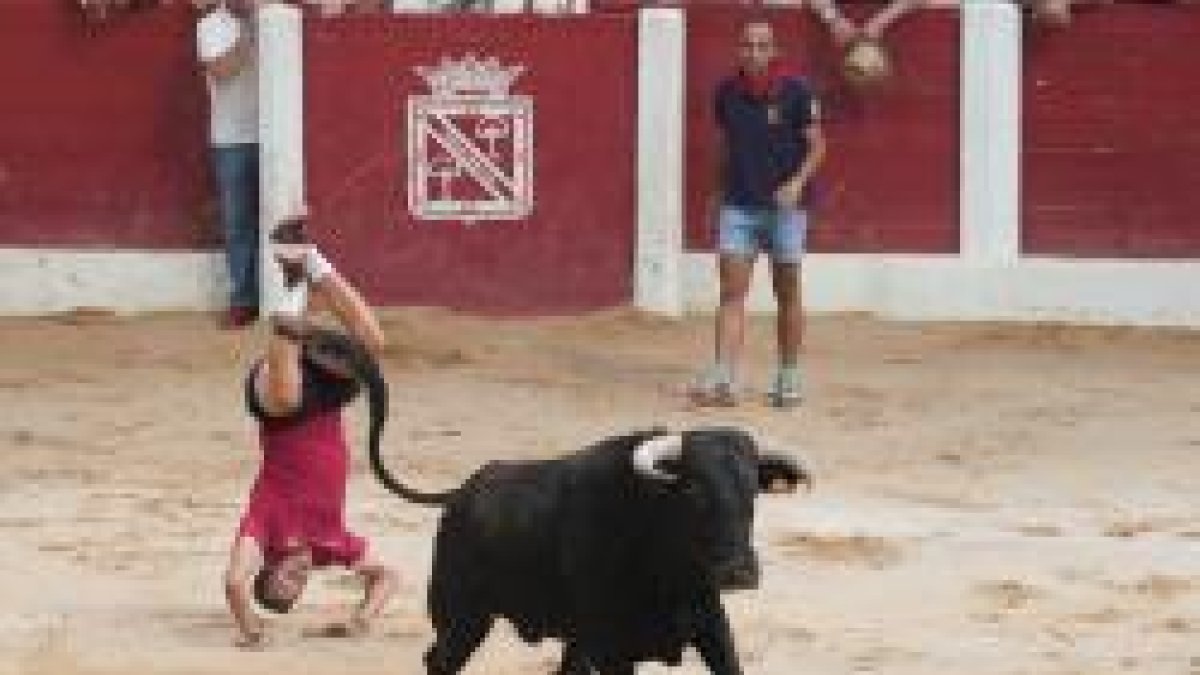 Encierros de las fiestas de Íscar, en Valladolid.- J.M.LOSTAU