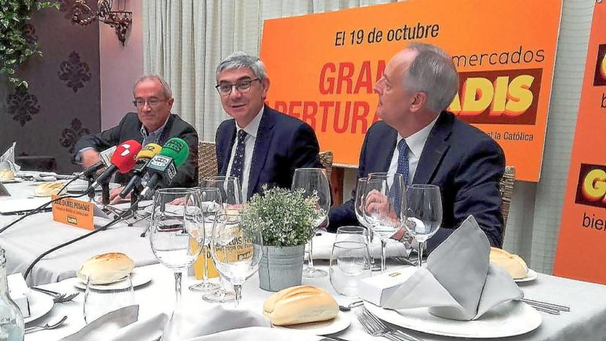 Antonio Cortés, José Daniel Posadas y José Luis Fernández Astray ayer, durante la presentación en Medina.-S. G. C.