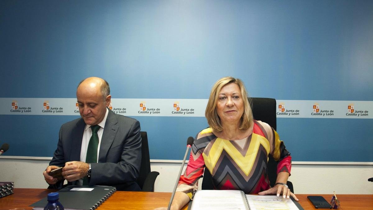 Armando Baeta y Pilar del Olmo en la presentación de la Contabilidad Regional del segundo trimestre.-ICAL