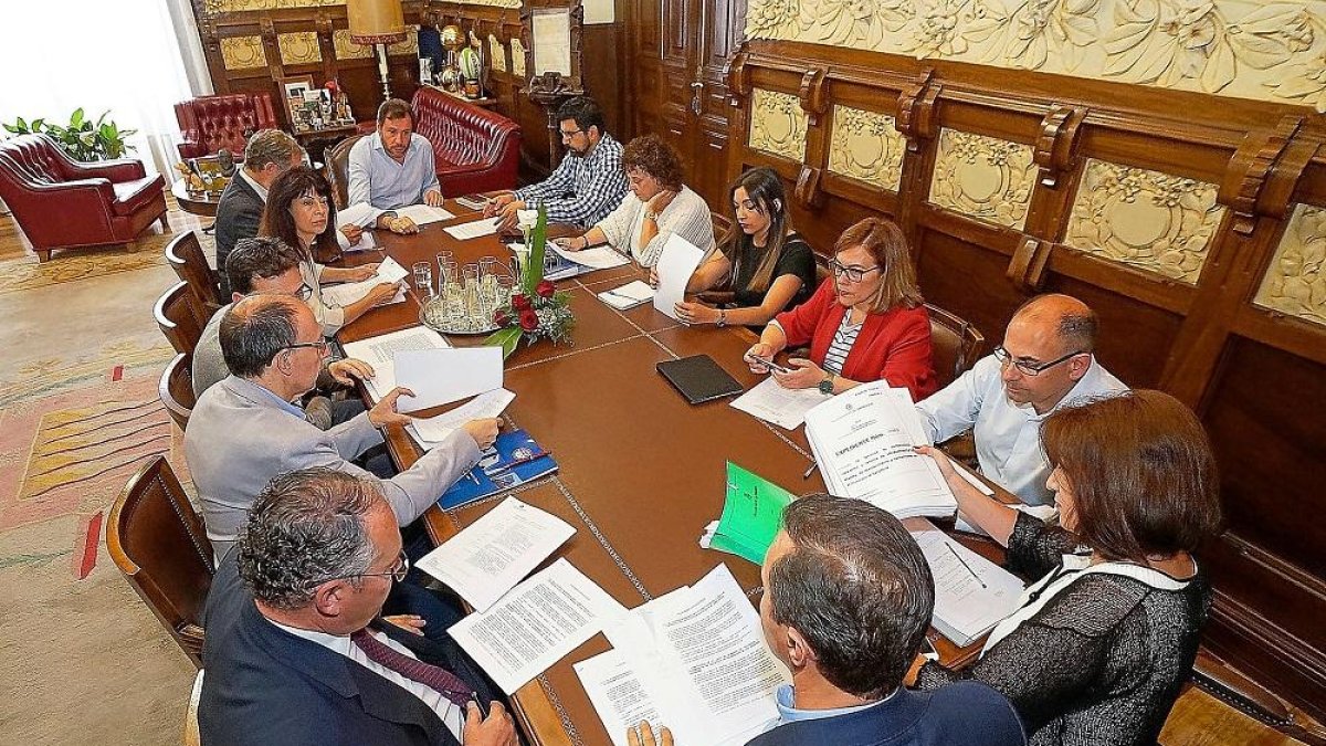 PRIMERA REUNIÓN DEL NUEVO EQUIPO DE PUENTE-E.M.