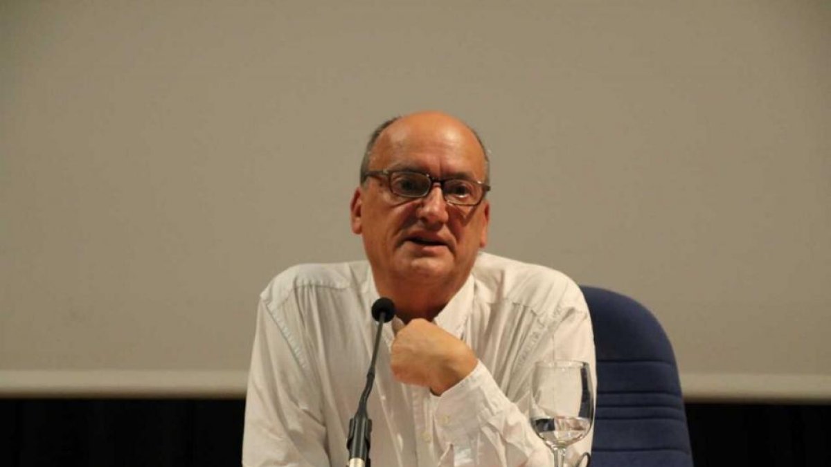 Gustavo Martín Garzo, ayer, durante su participación en el congreso ‘¿Qué es el cine?’.-SANDRA DONDA
