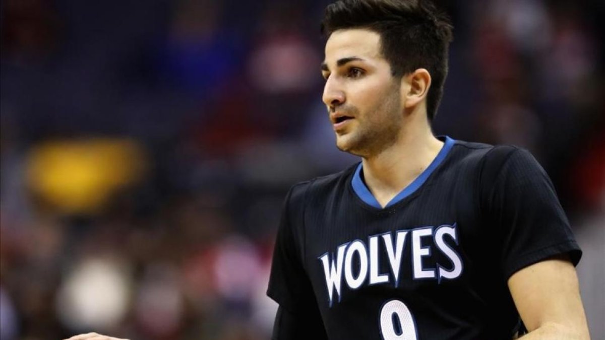 Ricky Rubio se salió ante Dallas y firmó otro 4x5.-