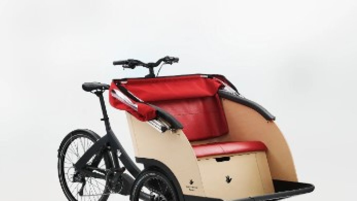 Modelo de Triobike Taxi CL que se incorporará al suministro de bicicletas de Auvasa. -BEEBIKE