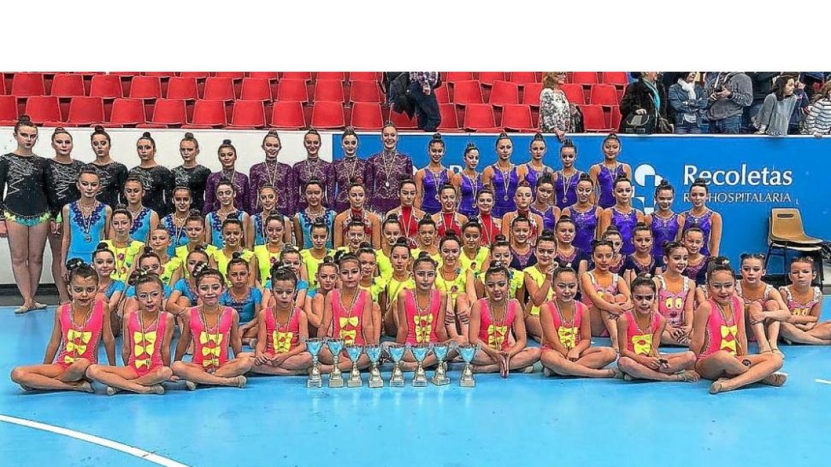 Las gimnastas del CD La Victoria, club dominador en el Promesas Conjuntos de Valladolid.-EL MUNDO