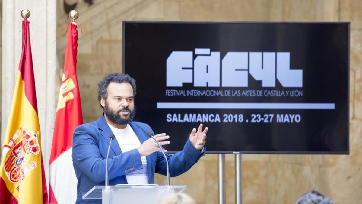 El director del festival, Carlos Jean, durante la presentación.-ICAL