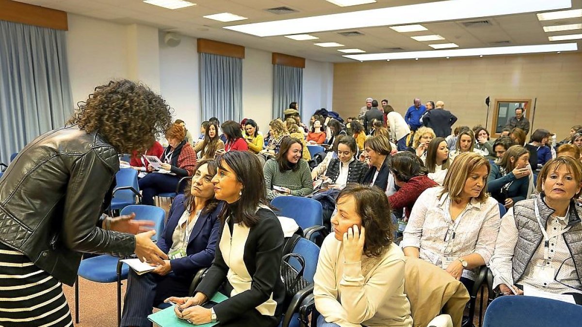 Asistentes al acto ‘Promoviendo el liderazgo de la mujer en el campo’.-ICAL