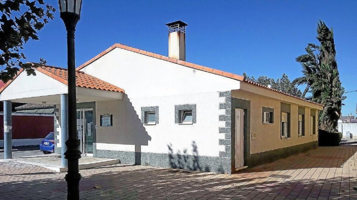 Actual consultorio médico de Aldeamayor de San Martín.-A.A.