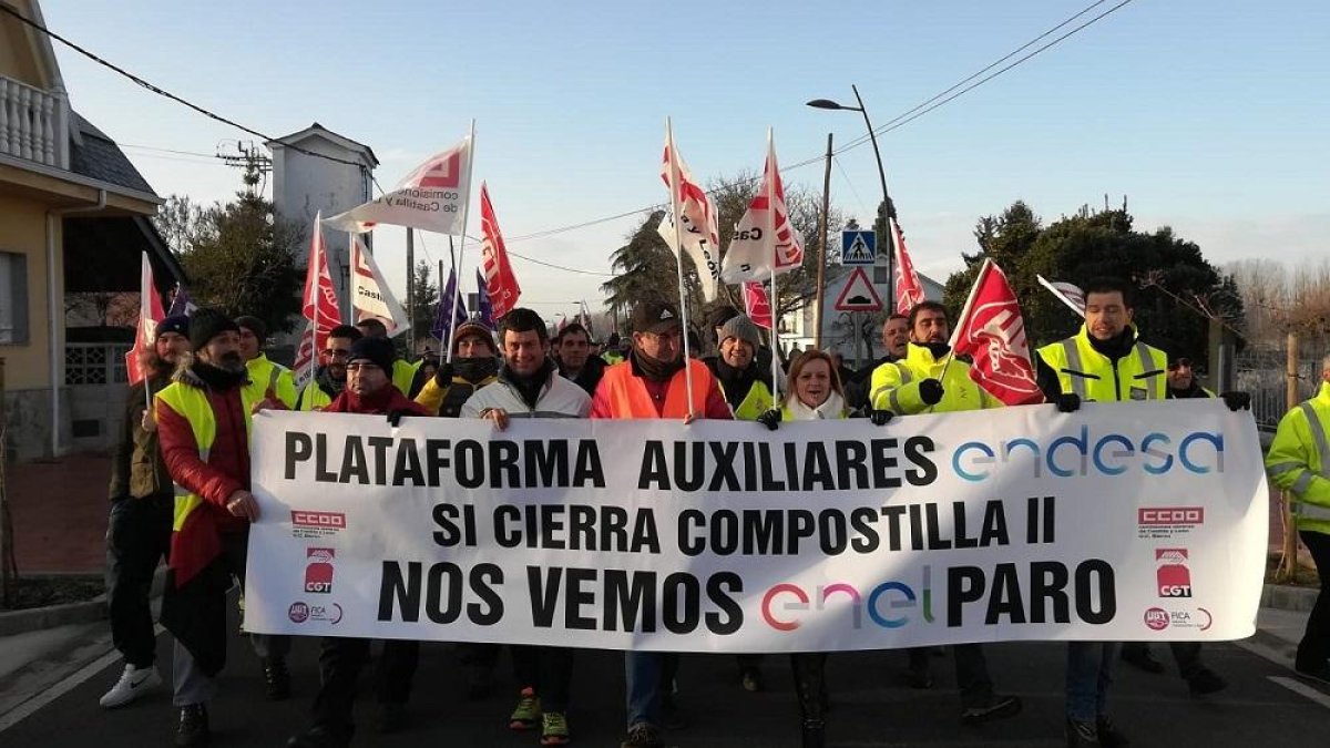 Auxiliares en la manifestación del pasado 27 de diciembre.-ICAL