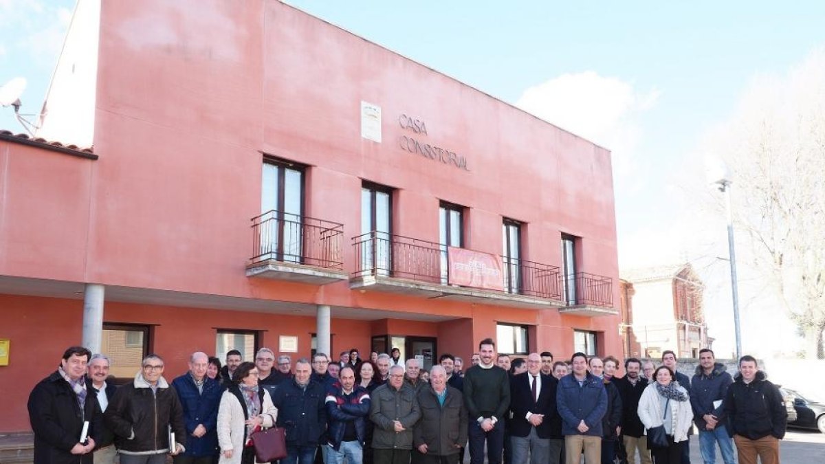 El presidente de la Diputación, Jesús Julio Carnero, celebr en Cogeces del Monte y Geria encuentros con alcaldes y responsables municipales-ICAL