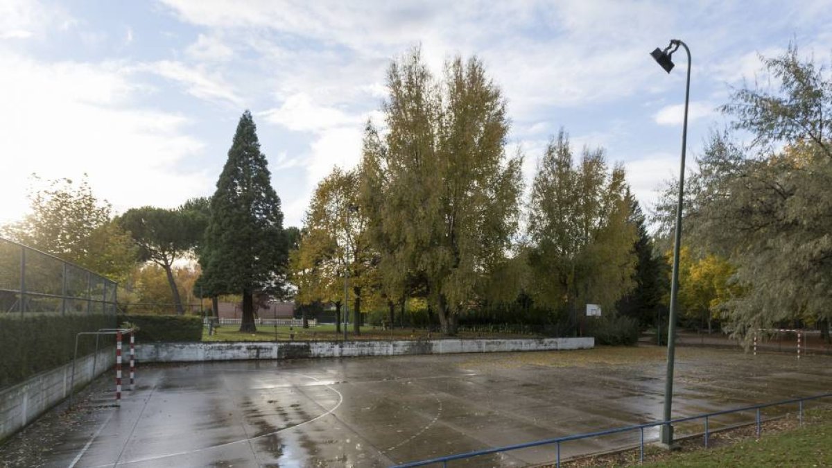 Instalaciones deportivas y piscina de Michelin-El Mundo