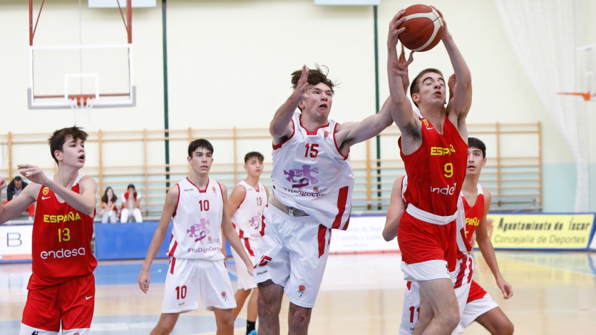 XXV Torneo Villa de Íscar: España-Castilla y León. / LOSTAU