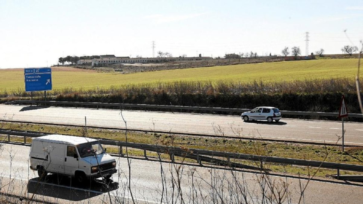 Zona de la A-62 cercana Fuensaldaña donde estaba previsto el plan parcial ‘Prado Palacio’.-J. M. Lostau