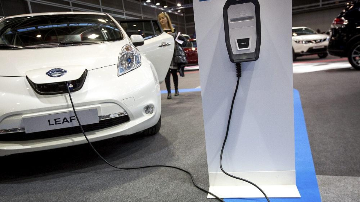 Coche eléctrico.-BIEL ALINO