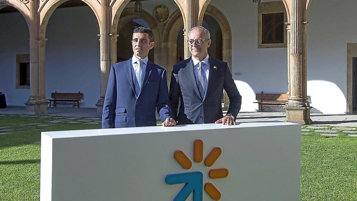 Bellón y Atherley, dos altos directivos de Berkeley, el día de la salida a Bolsa de la compañía.-ICAL