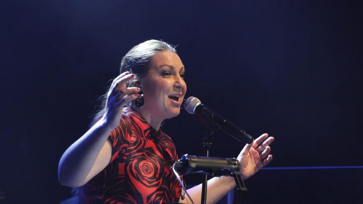 Niña Pastori en plena actuación.-P. MANZANO