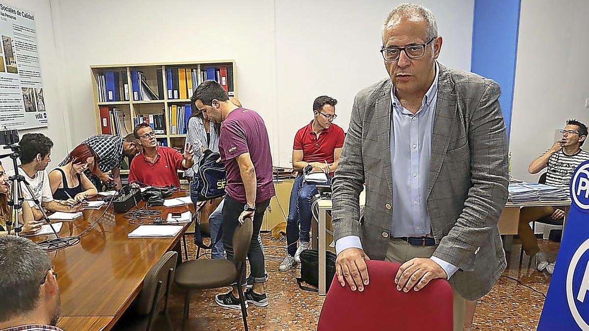 José Antonio Martínez Bermejo, ayer, en la rueda de prensa en la reclamó medidas para reactivar la economía.-ICAL