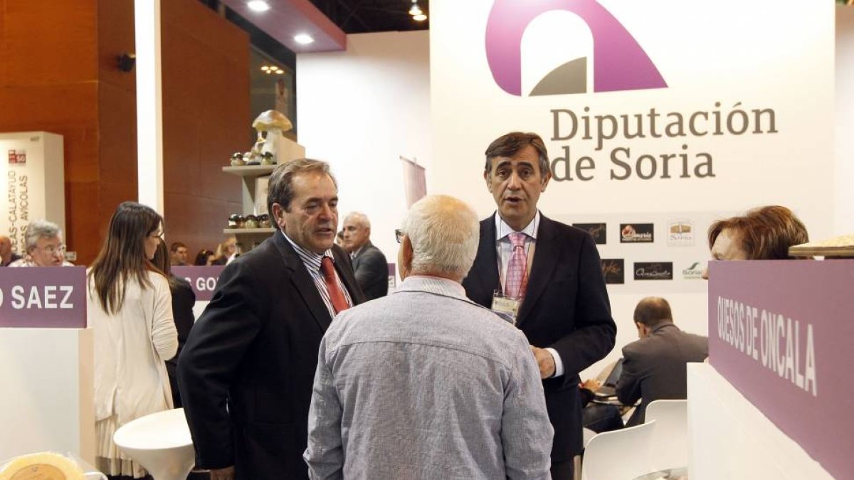 El presidente de la diputaciòn de Soria, Antonio Pardo, visita el stand de la diputación de Soria dentro del Salón del Gourmet-Ical