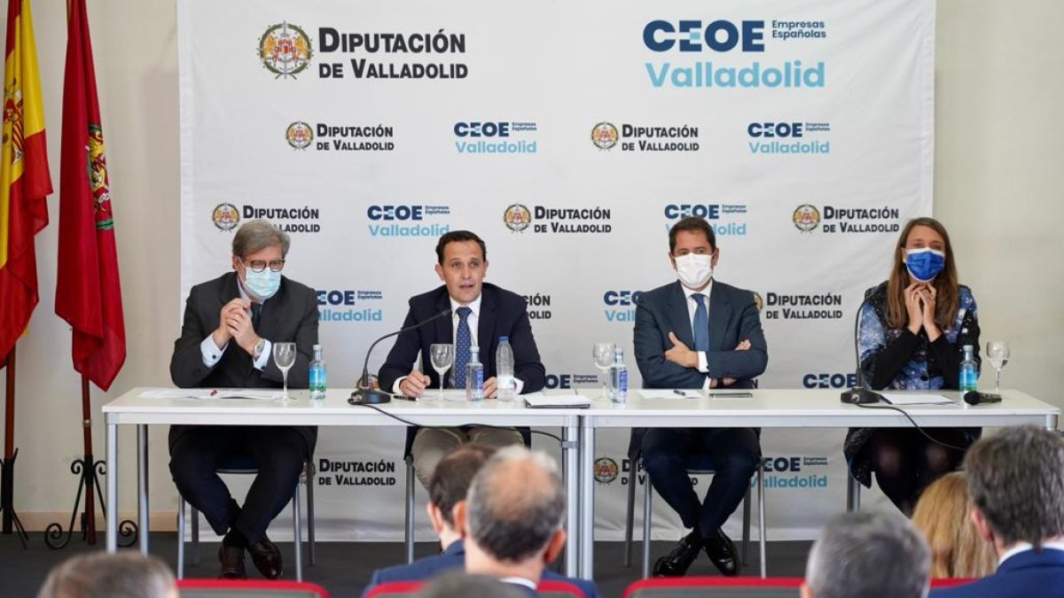 Aparicio, Íscar, Cuerva y De Miguel durante la jornada. / E.M.