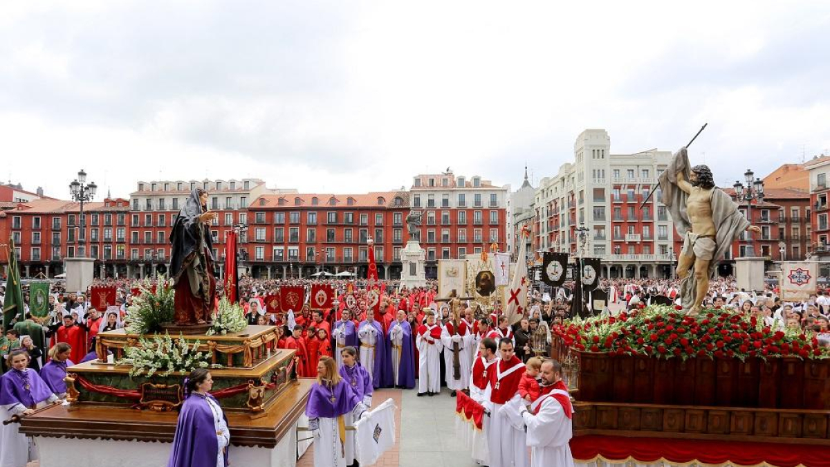 Procesión del Encuentro de Jesús Resucitado con la Virgen de la AlegríaProcesión del Encuentro de Jesús Resucitado con la Virgen de la Alegría-ICAL