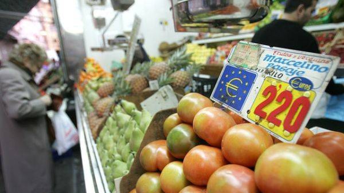 Imagen de un mercado, en Madrid.-Foto: ARCHIVO / SAMUEL ARANDA