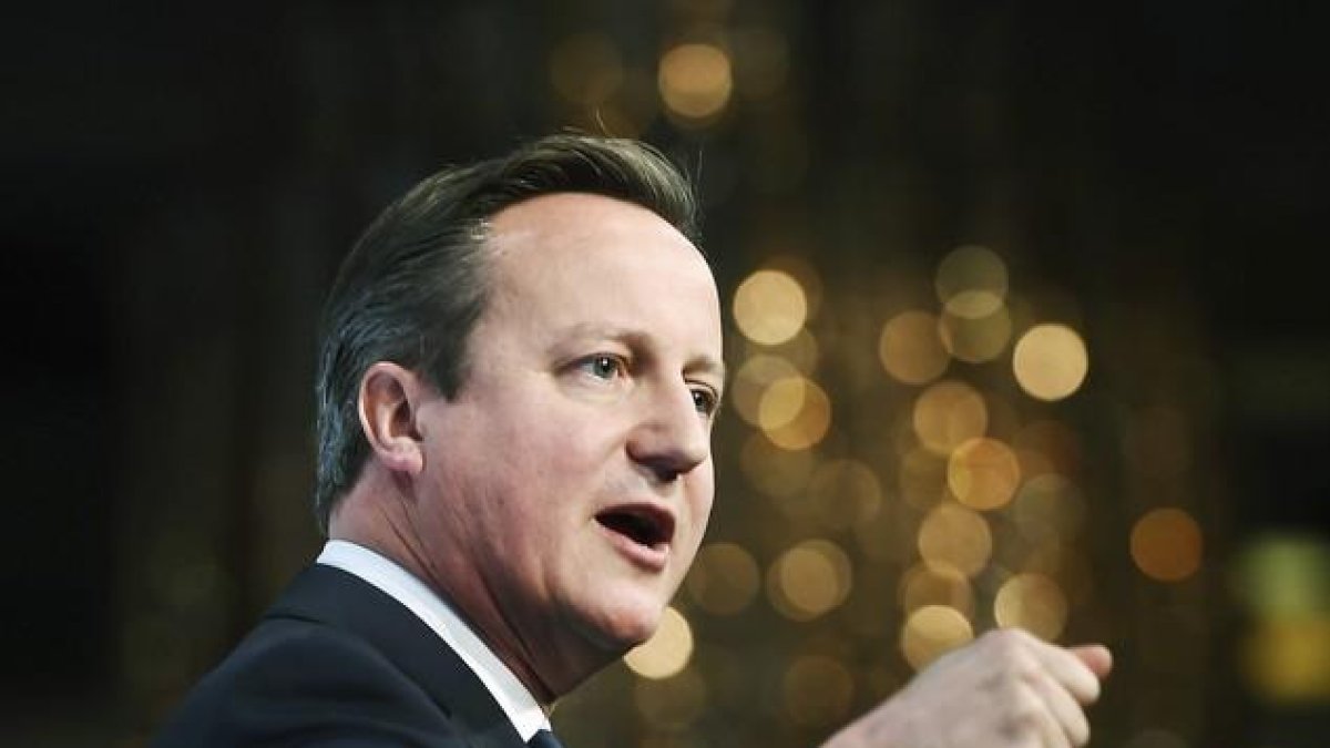 El primer ministro británico, David Cameron, ofrece un discurso en la conferencia anual de la Confederación de la Industria Británica en Londres (Reino Unido).-EFE / ANDY RAIN