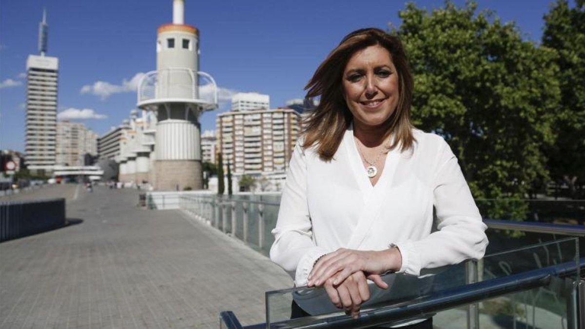 Susana Díaz, durante una entrevista de EL PERIÓDICO, el pasado mayo, en el Parque de la España Industrial de Sants, en Barcelona.-JULIO CARBO