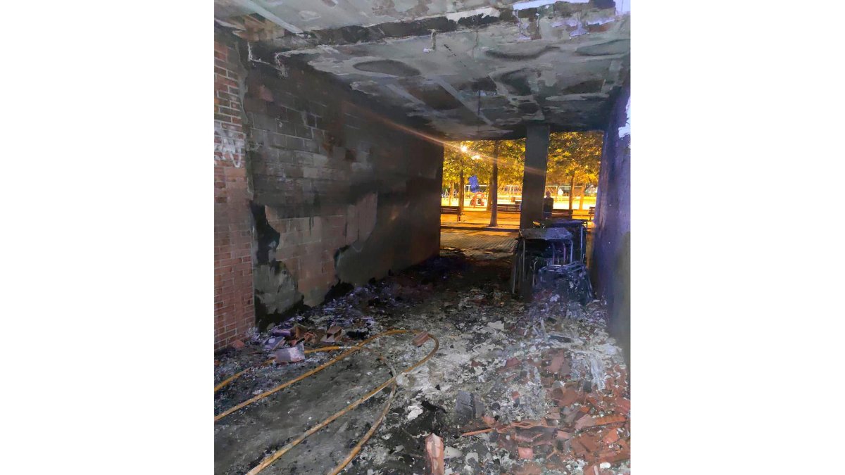 Incendio en el bar Bambú de Valladolid.- ICAL