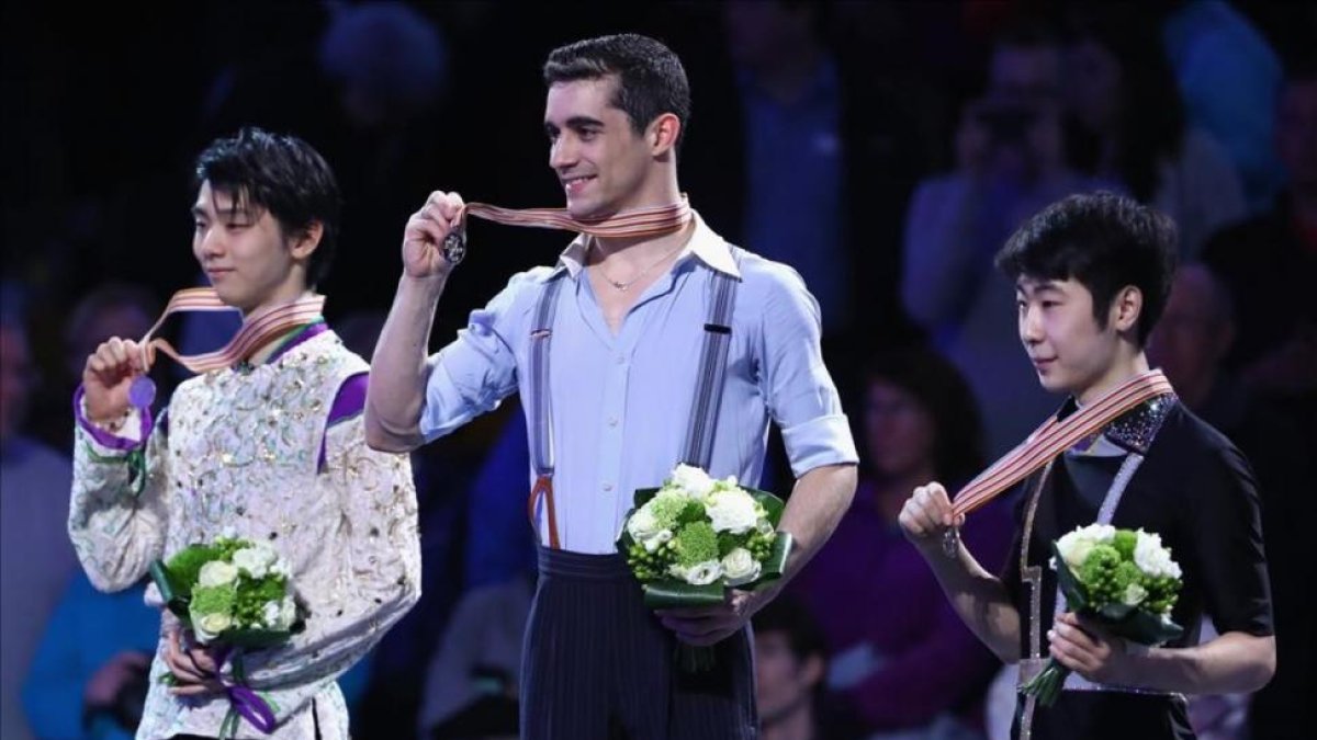 Javier Fernandez, con la medalla de oro.-AFP / MADDIE MEYER