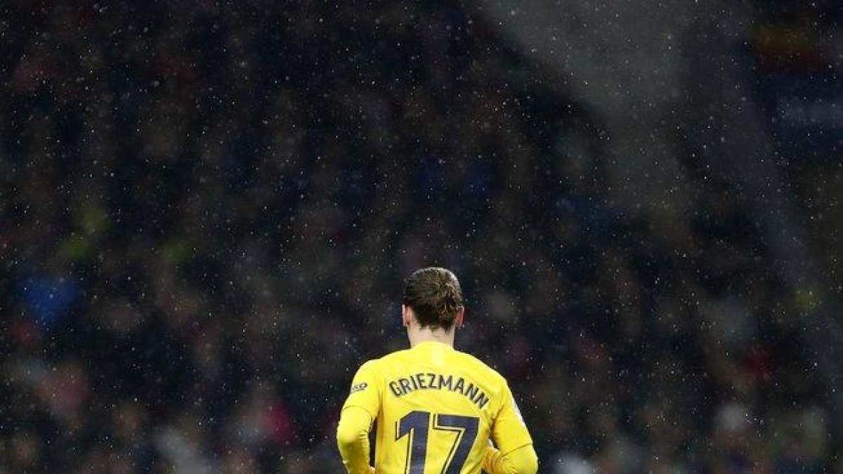 El barcelonista Antoine Griezmann durante su primera visita al Wanda Metropolitano.-AP