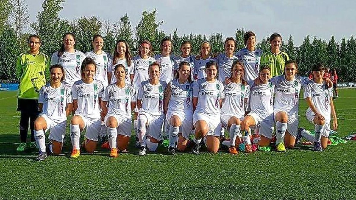 Plantilla del equipo femenino del Juventud Rondilla de la temporada 2016-2017.-EL MUNDO