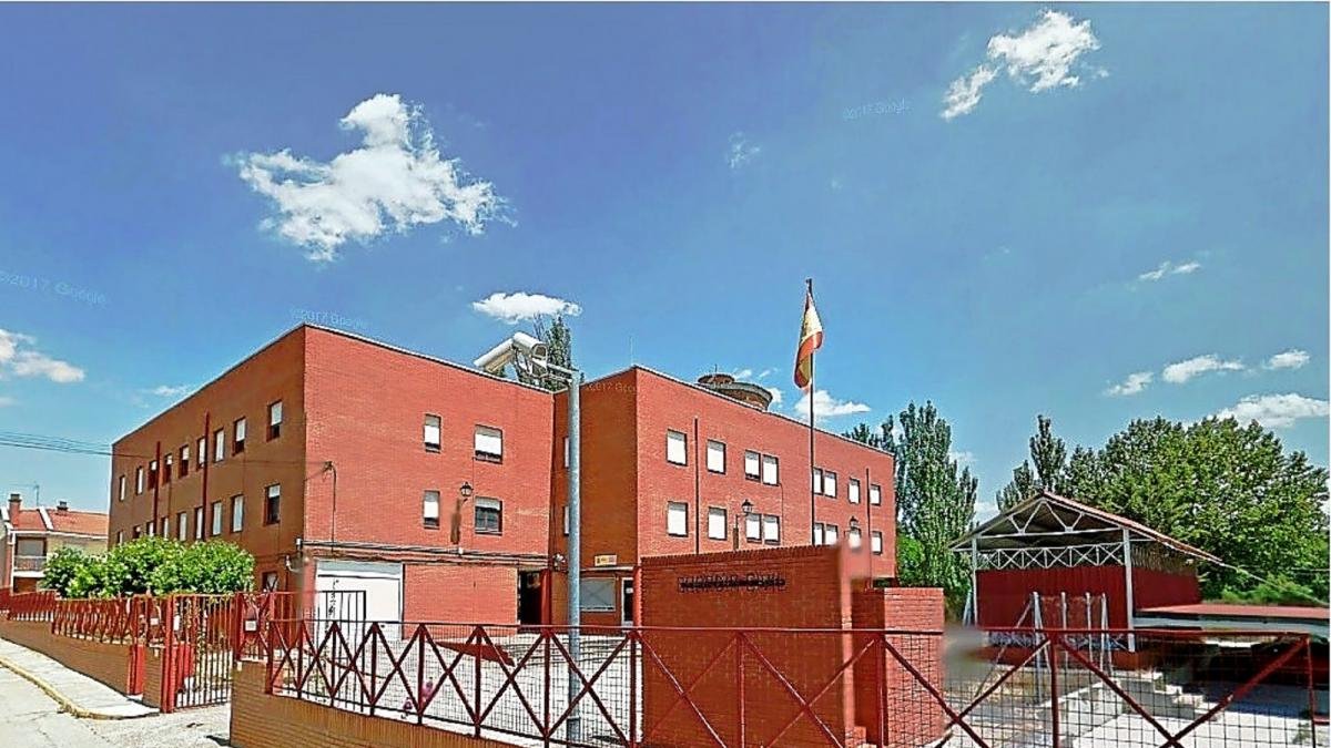 Cuartel de la Guardia Civil de Tudela de Duero, localidad en la que se produjeron los hechos que ahora verá la Audiencia de Valladolid.-J. M. LOSTAU