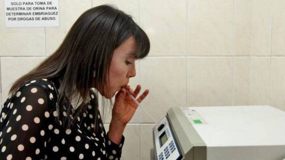 Prueba de alcoholemia.-Foto: DIARIO EL COLOMBIANO