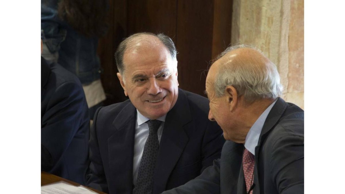 El consejero de Economía y Empleo, Tomás Villanueva, asiste a la XIII reunión anual del Consejo Superior de Colegios de Ingenieros de Minas de España.-Ical