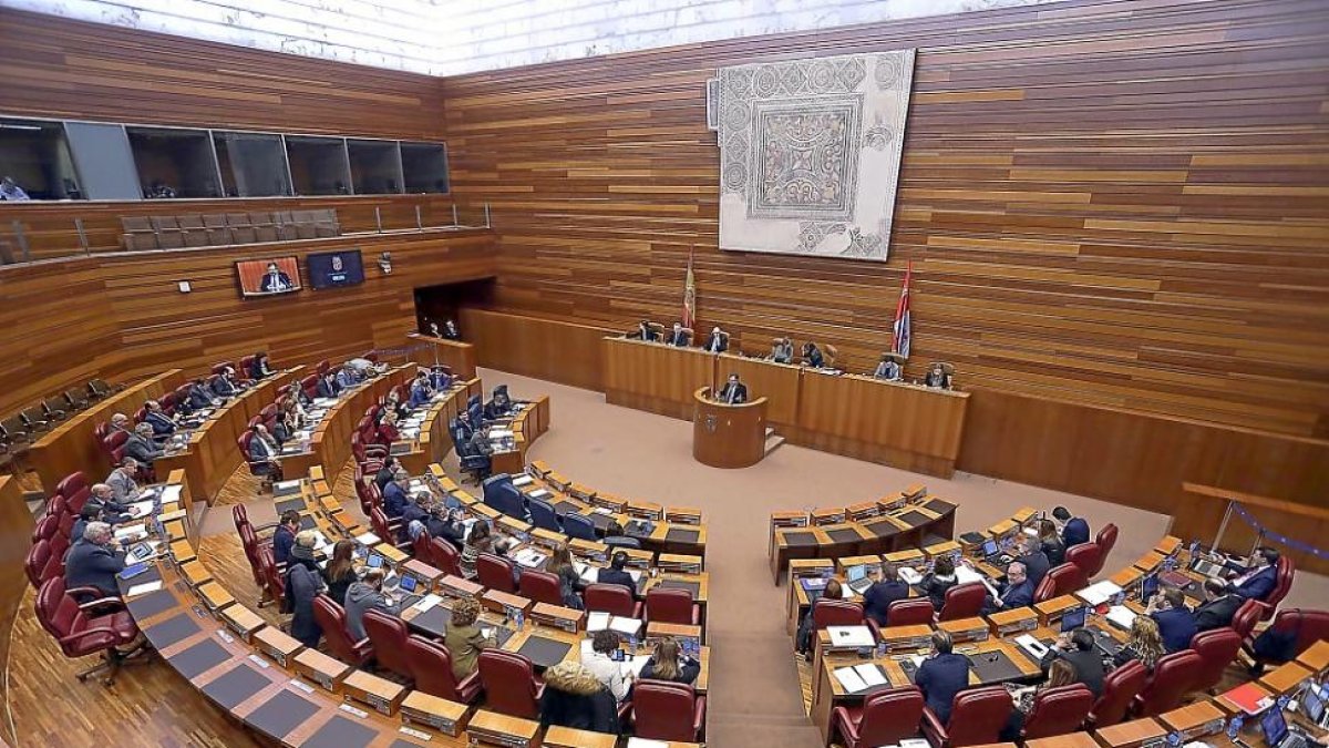 Vista del hemiciclo durante un Pleno de las Cortes de Castilla y León, en una imagen de archivo. - ICAL