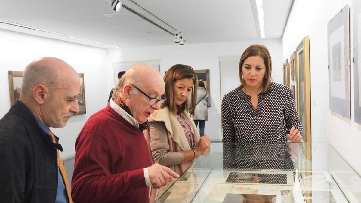 Santiago Estévez junto a la Diputada Inmaculada Toledano en Zorrilla.-E.M.