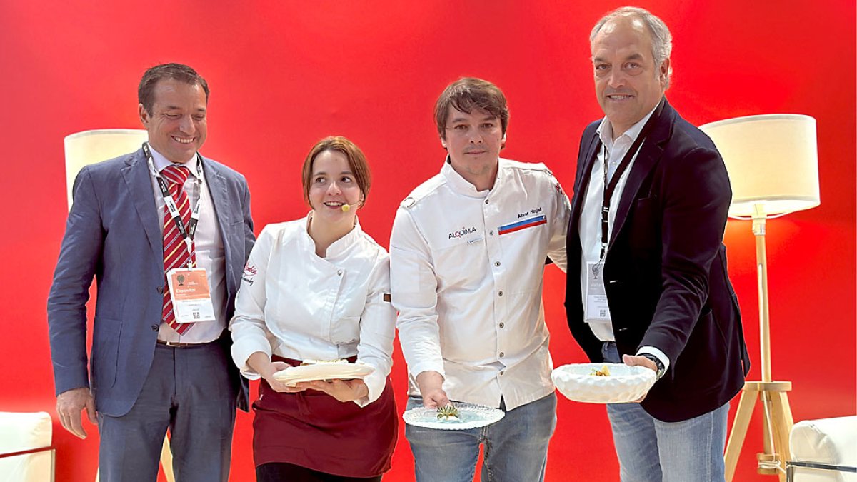 Participantes en el Salón Gourmet representando a la marca Alimentos de Valladolid. E. M.