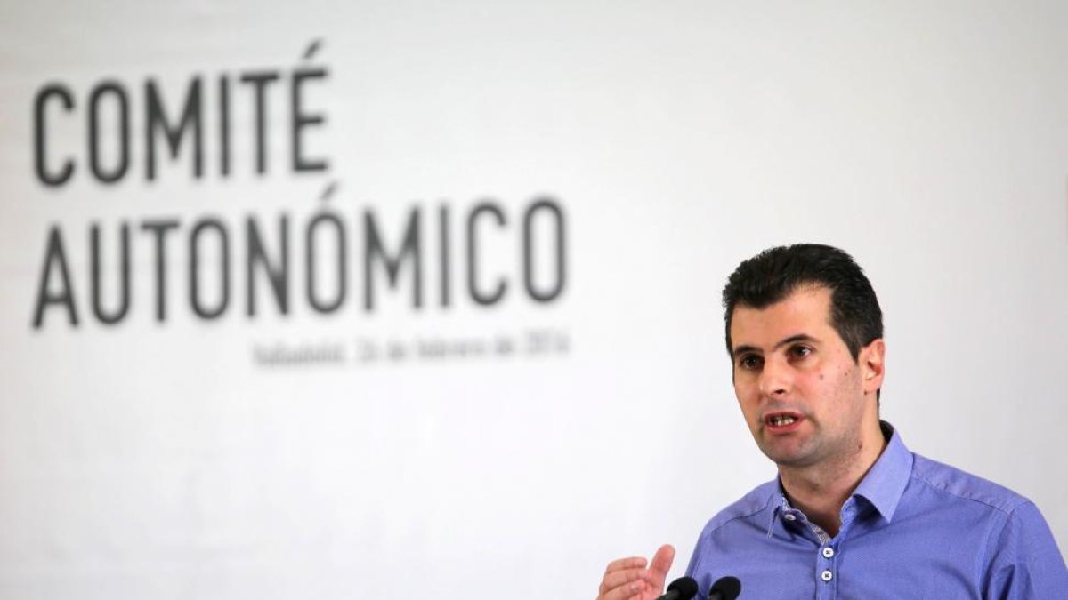 El secretario general del PSOE de Castilla y León, Luis Tudanca, durante en el Comité Autonómico del Partido Socialista.-ICAL