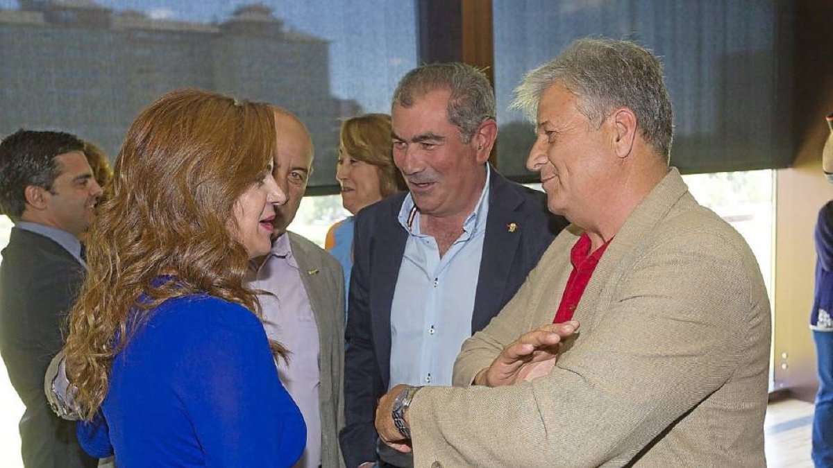 Clemente con representantes de las Opas.-P. Requejo