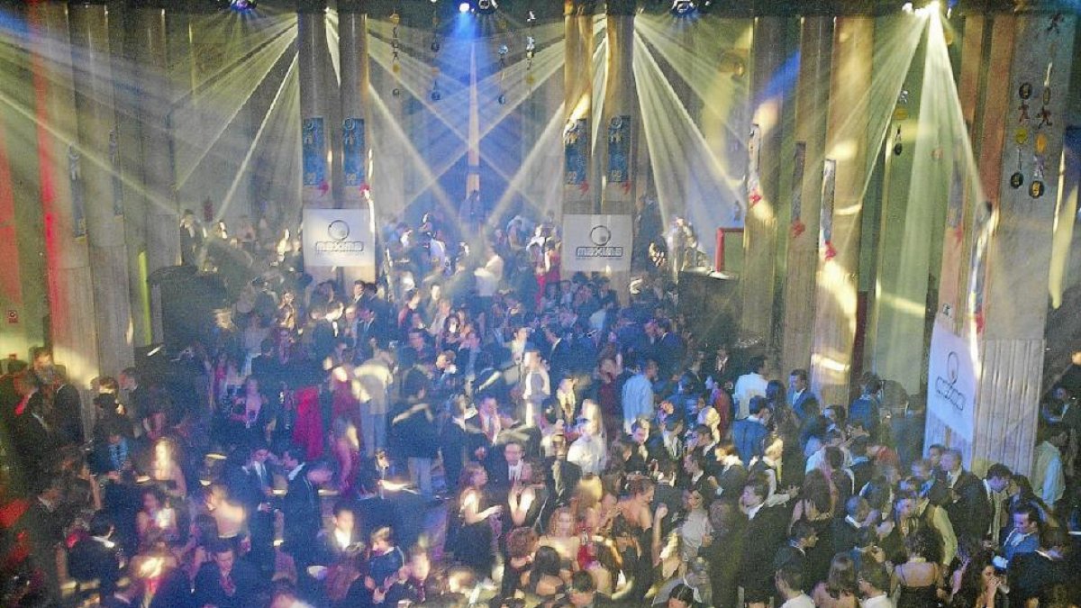 Fiesta de cotillón en una imagen de archivo. / E.M.