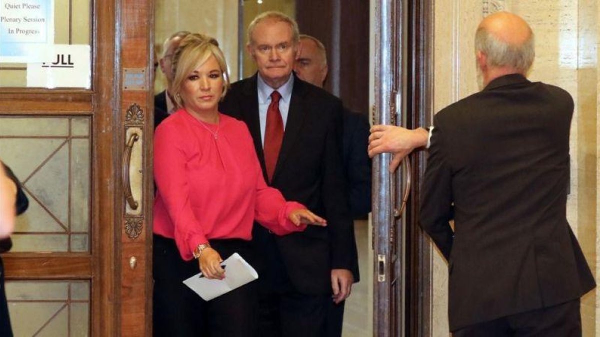 Martin McGuinness Abandona la Asamblea Nacional en Belfast.-AFP / PAUL FAITH