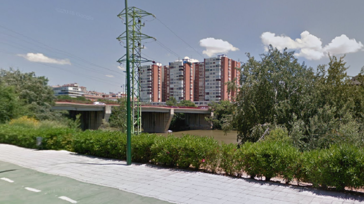 Paso del Pisuerga por el puente de Adolfo Suárez en Valladolid.-Google Maps