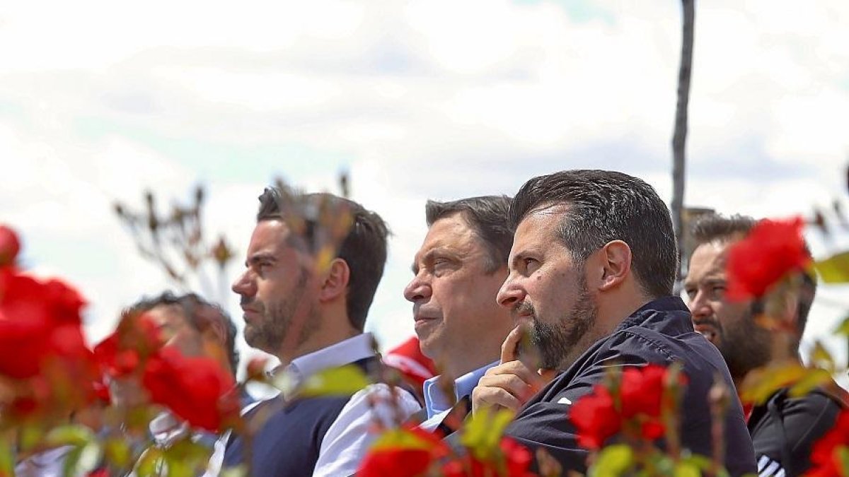 Tudanca, en primer término, acompañado de Planas y Fagúndez, en el acto político celebrado en Zamora.-ICAL